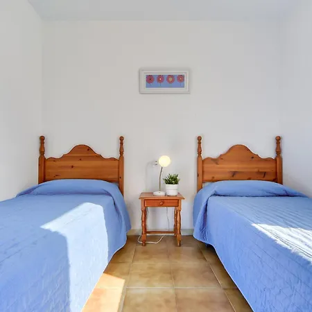 Lejlighed Platja De Roses-5 By Interhome *